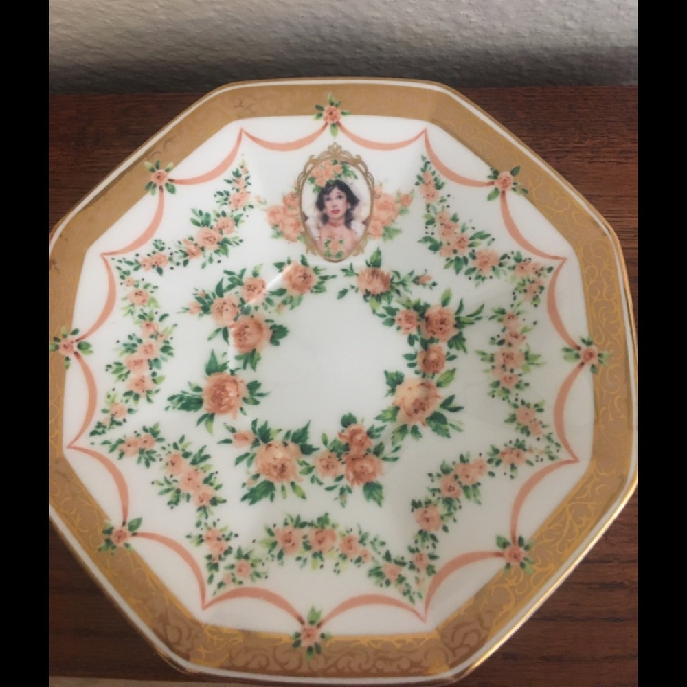 3/$10💕💕💕Rare Vintage Avon Honors Society Plate 1994